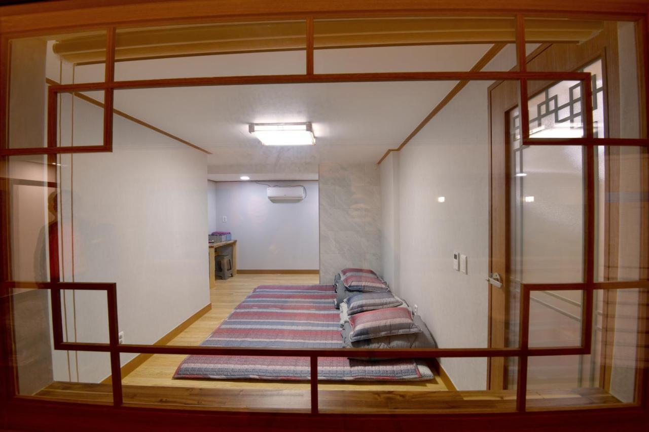 Guma Modern Hanokstay Daegu Exterior foto